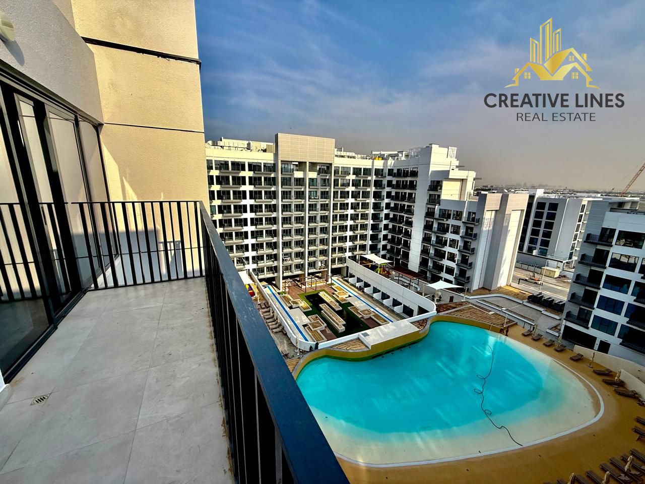 Brand new // Pool view // Kitchen appliances// Ready to move