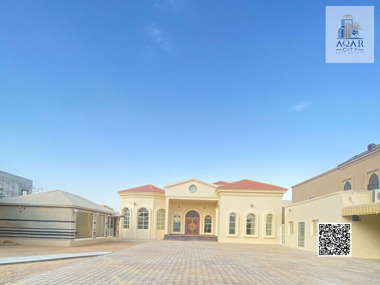 Big corner villa | 14,000 sqft | 4 bedrooms | 2 majlis | 2 kitchens