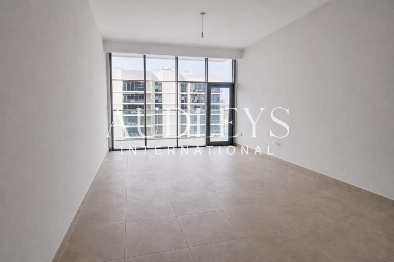 Large 2 Bedrooms + Laundry l Vacant