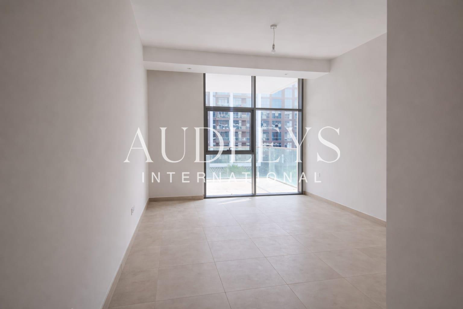 2 Bedrooms + Laundry l Blvd View| Vacant