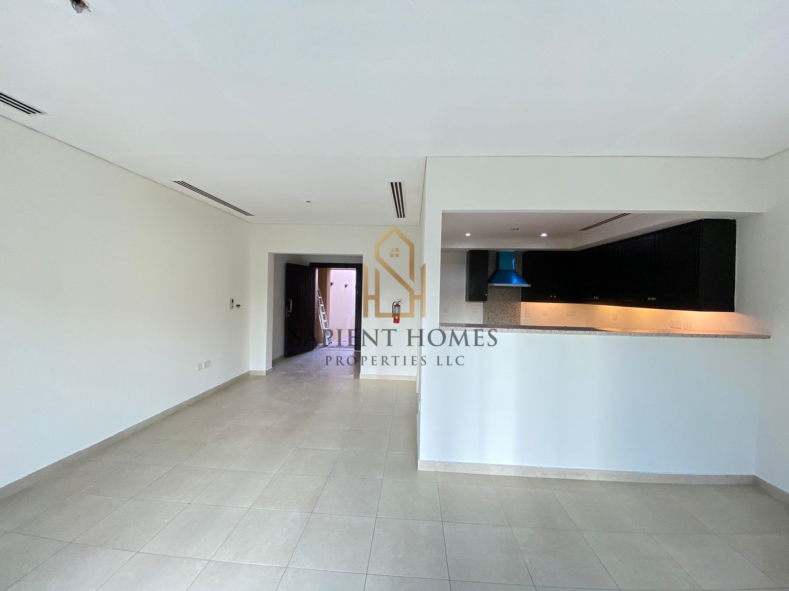 Vacant ! Landscape Garden ! Converted into 2 BD ! Corner !