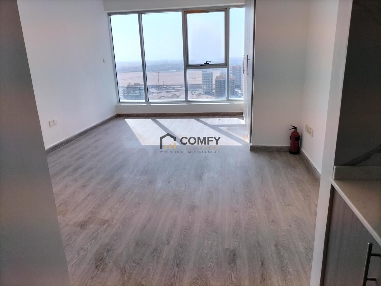 Modified Unit/ Upper Floor/ DLR Facing