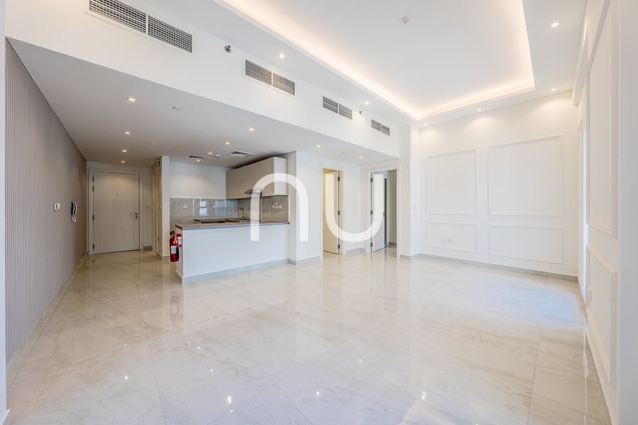 High Floor | Fully Renovated 1Bed + Storage | VOT