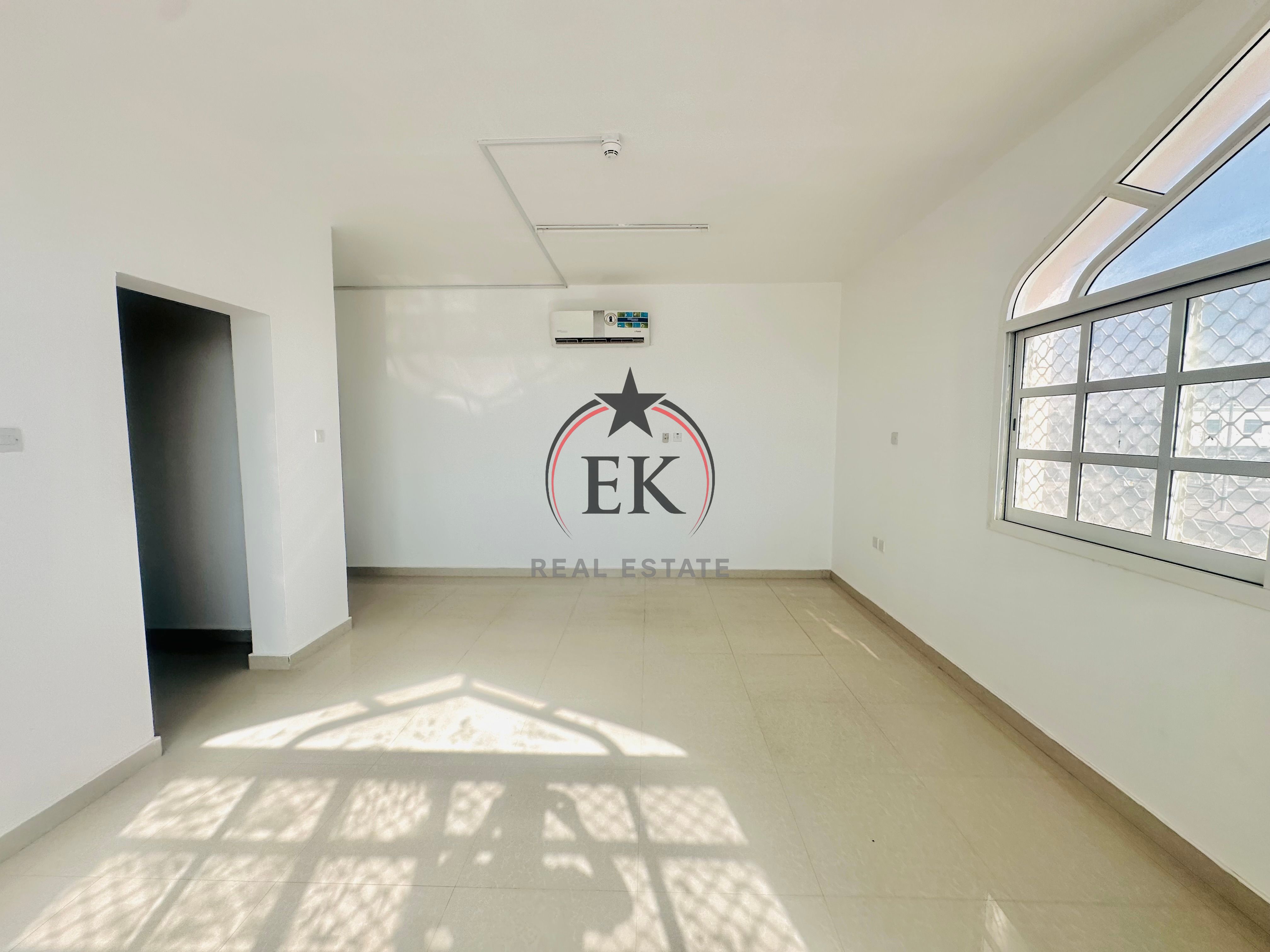Spacious flat In Al Yahar Al Ain