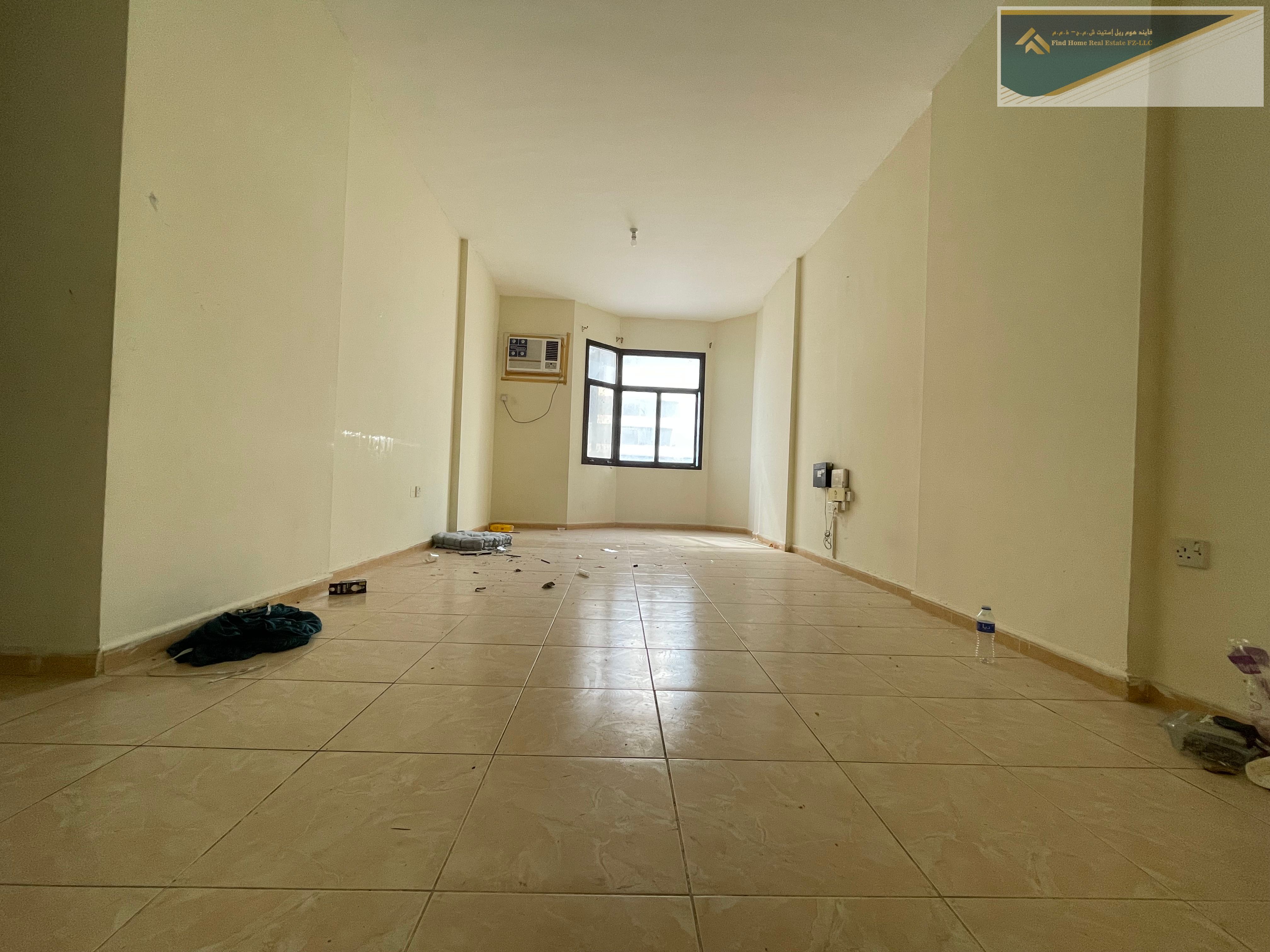 HOT OFFER ! !NEAR CORNISH FULLY SAPICIOUS 2 BHK WITH BALCONY ONLY FOR FAMILY JUST 40k IN AL MAJAZ 1