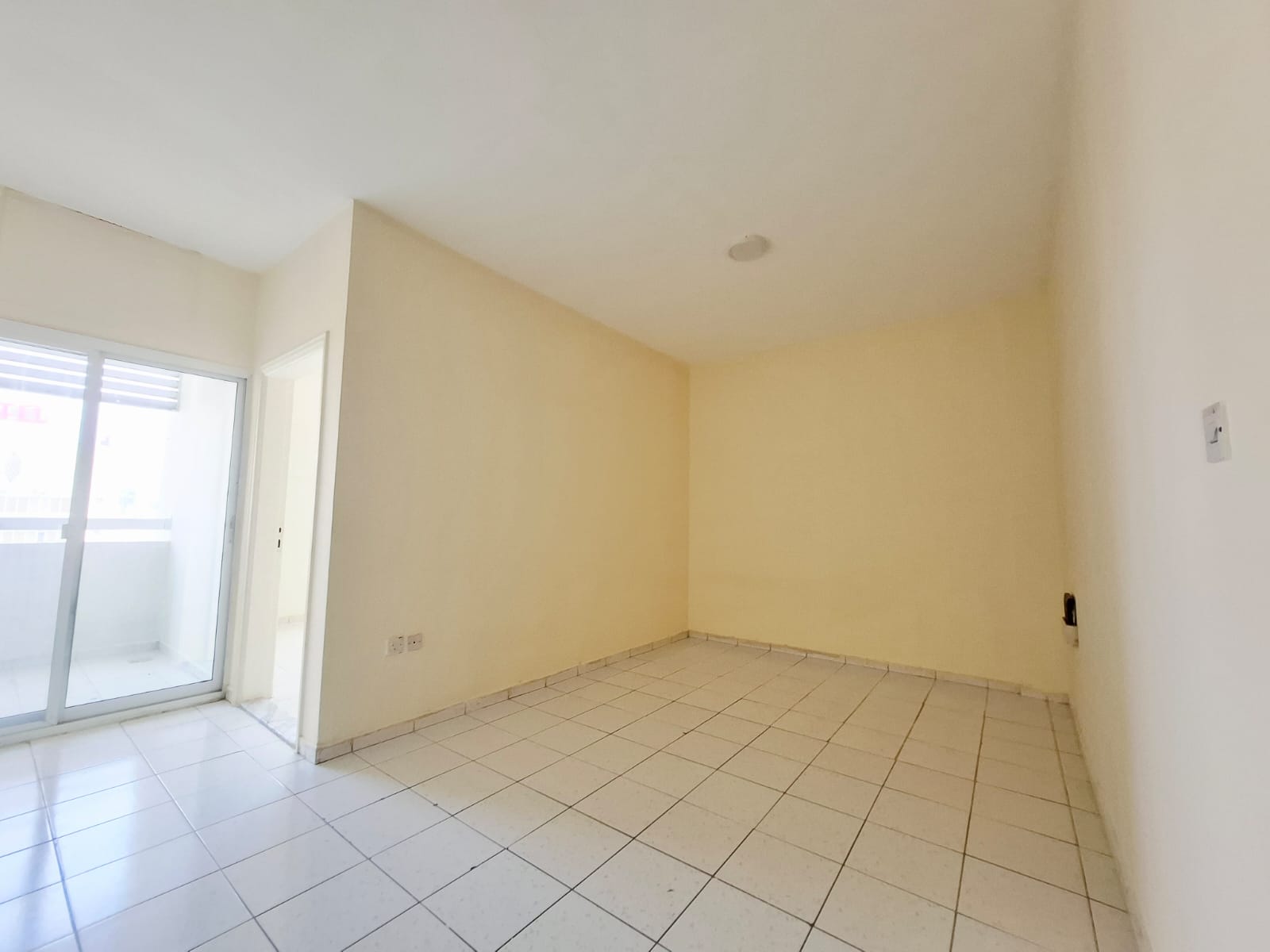 FOR BACHELOR // 1BHK BIG SIZE APARTMENT JUST 25K IN ROLLA SHARJAH