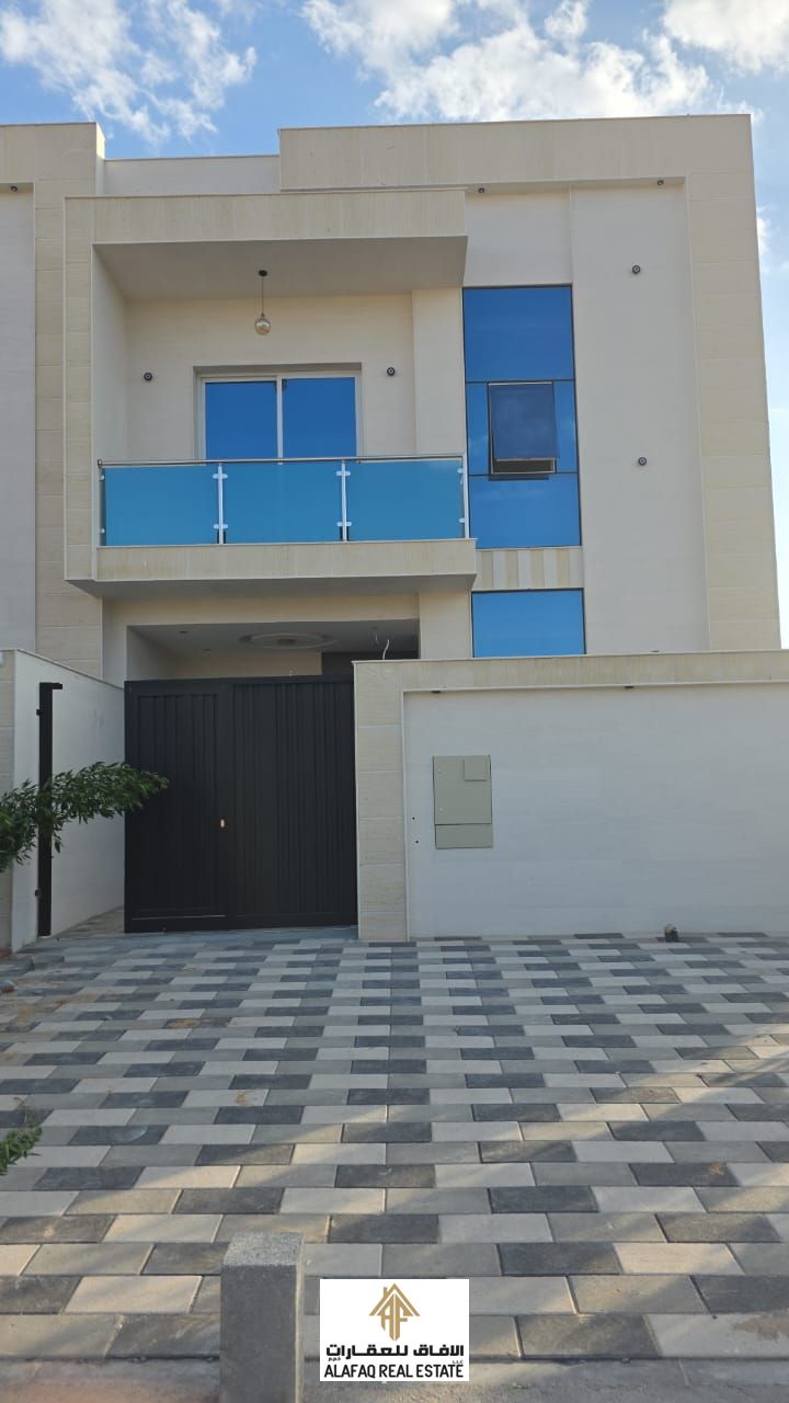 Super Duplex Town house for sale, a 5-room townhouse with a modern roof in Ajman ready to move, freehold for all nationalities - special price