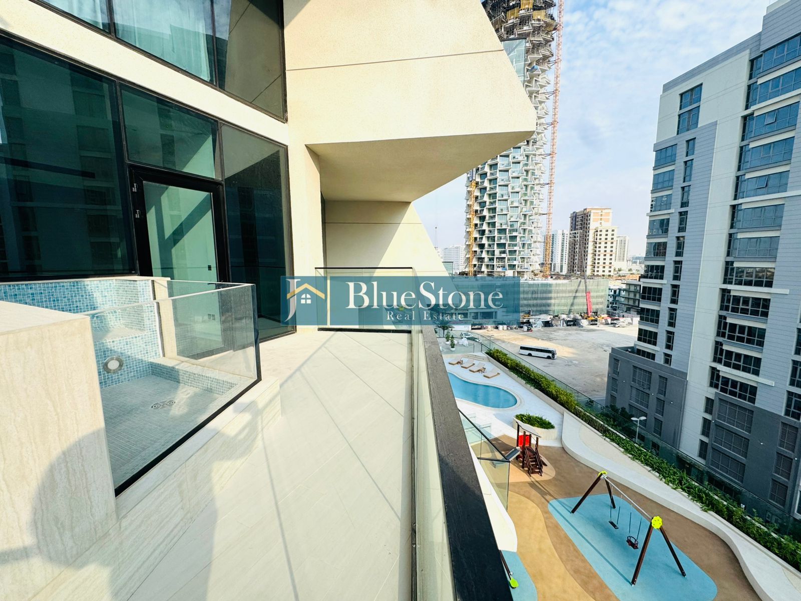 Elegant 1BR | Pool & City View | Brand New