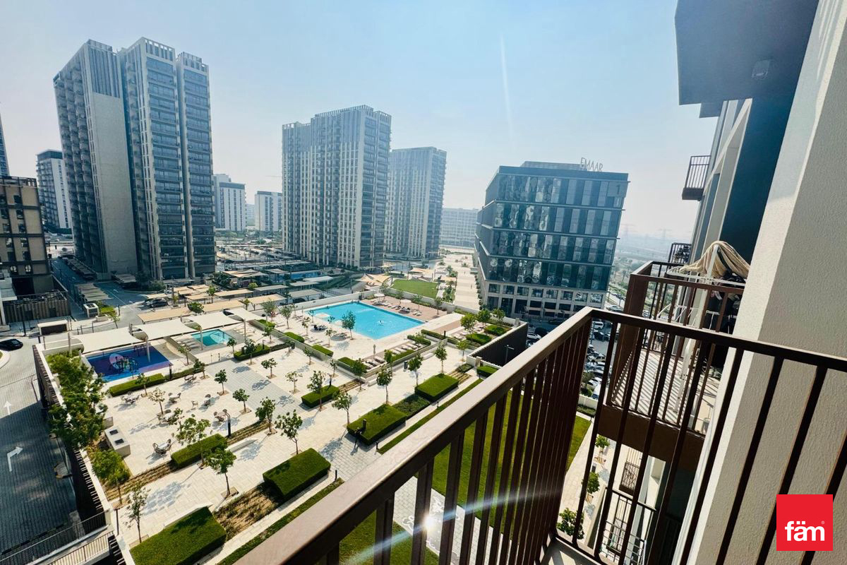 Park And Pool View | Vacant | Best Layout