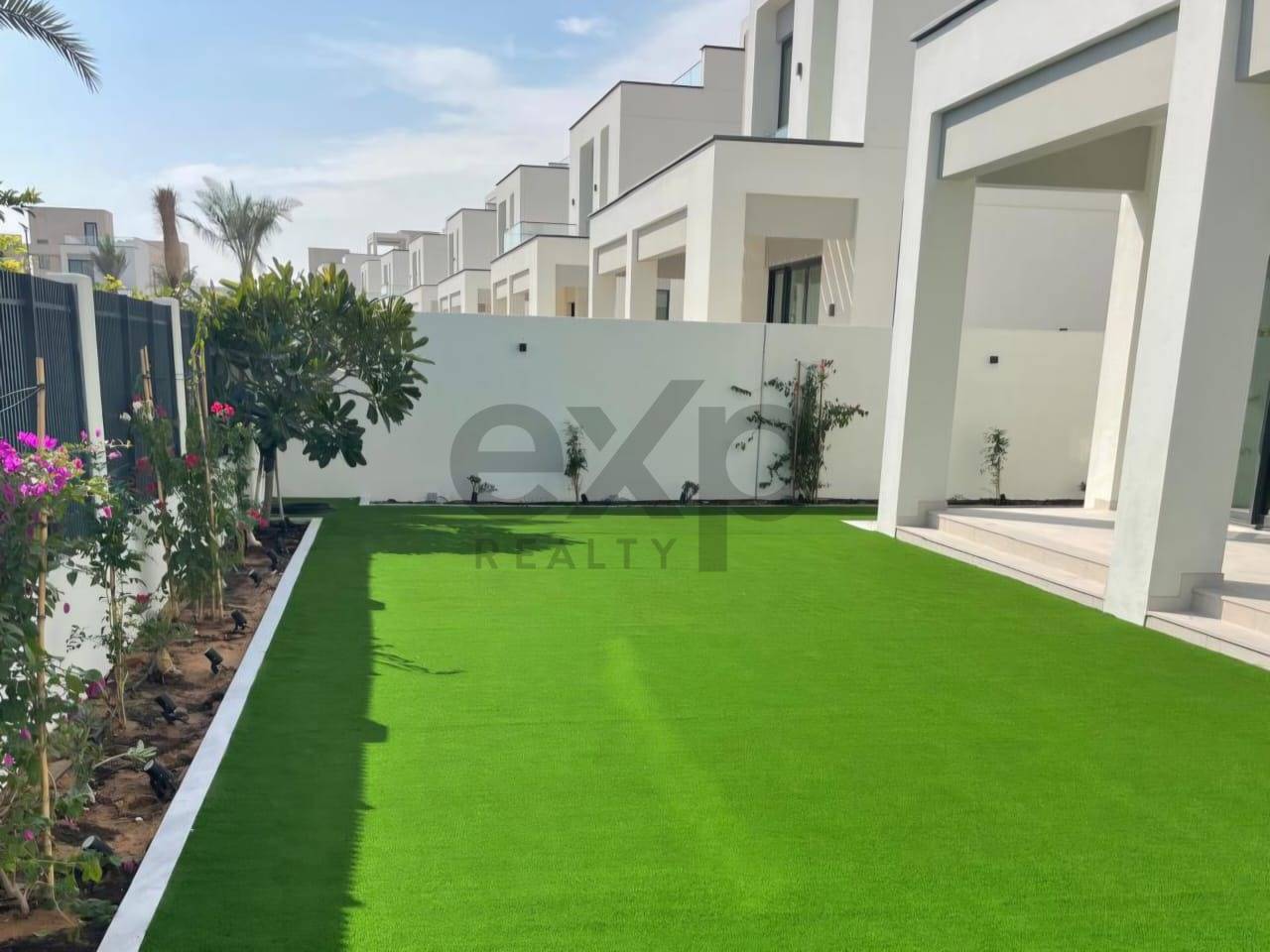 Landscaped | Ready To Move | Park View