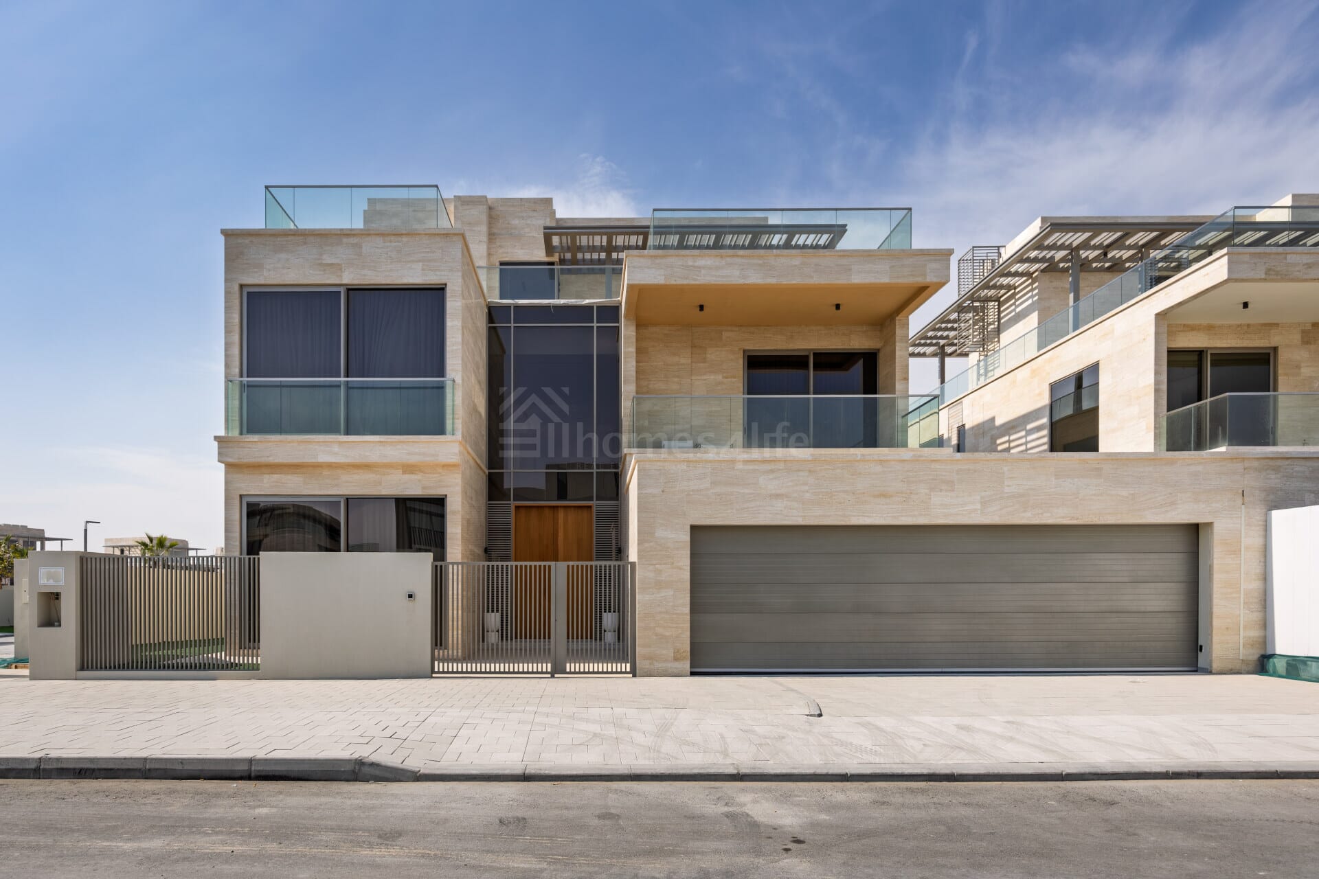Ultra Luxury | Corner Unit | Genuine Resale