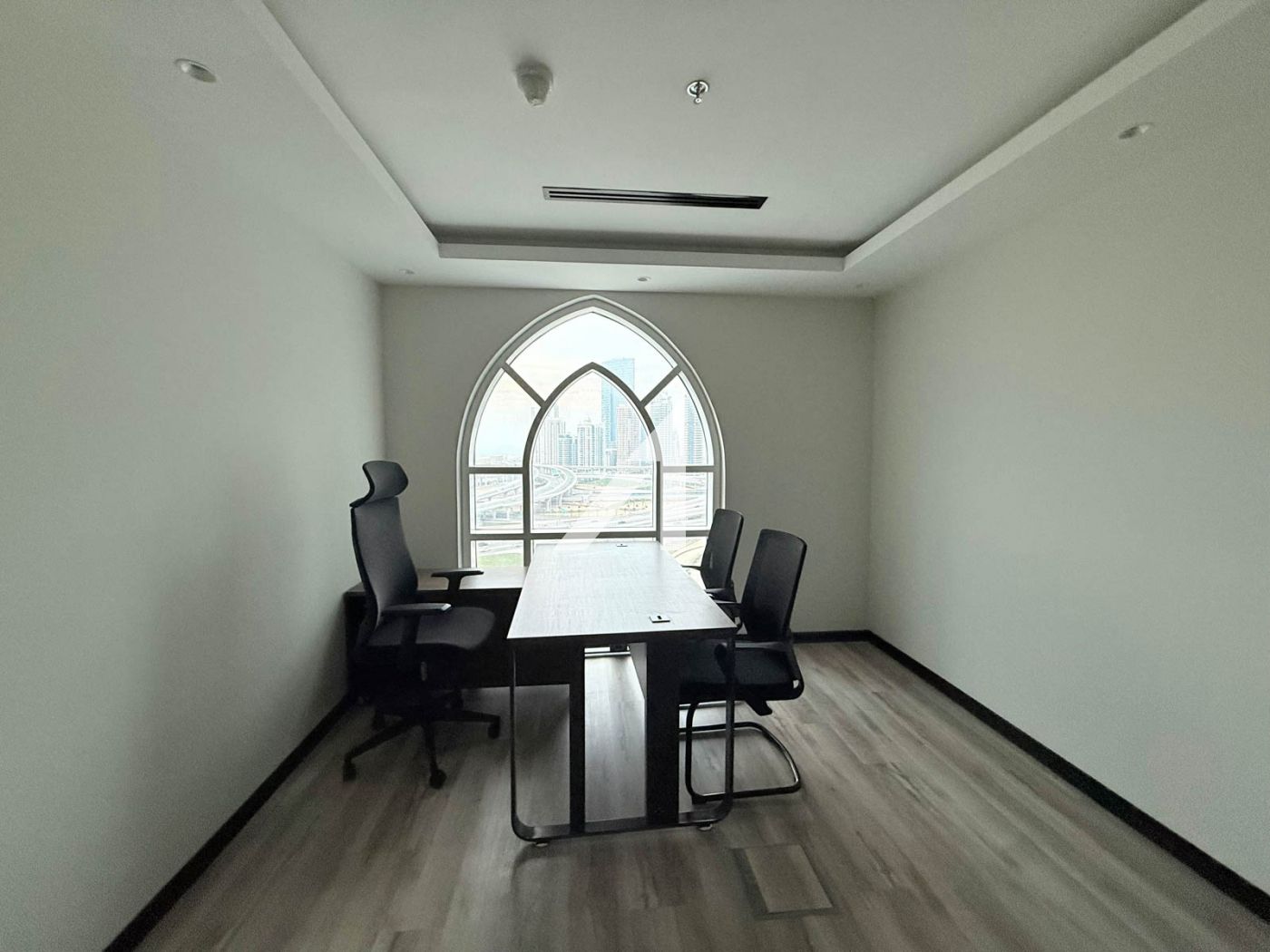 Cozy Office|Nice View|Fitted Furnished|Vacant