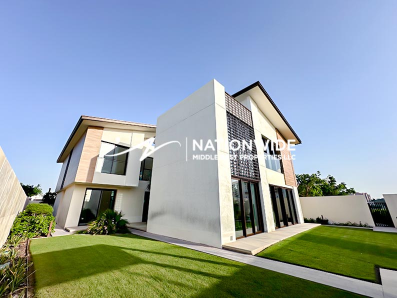 Single Row Mid Unit | Near Amenities | Invest Now