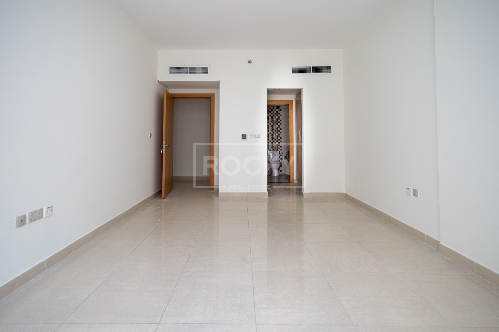 Huge Layout | Near Circle Mall | Unfurnished