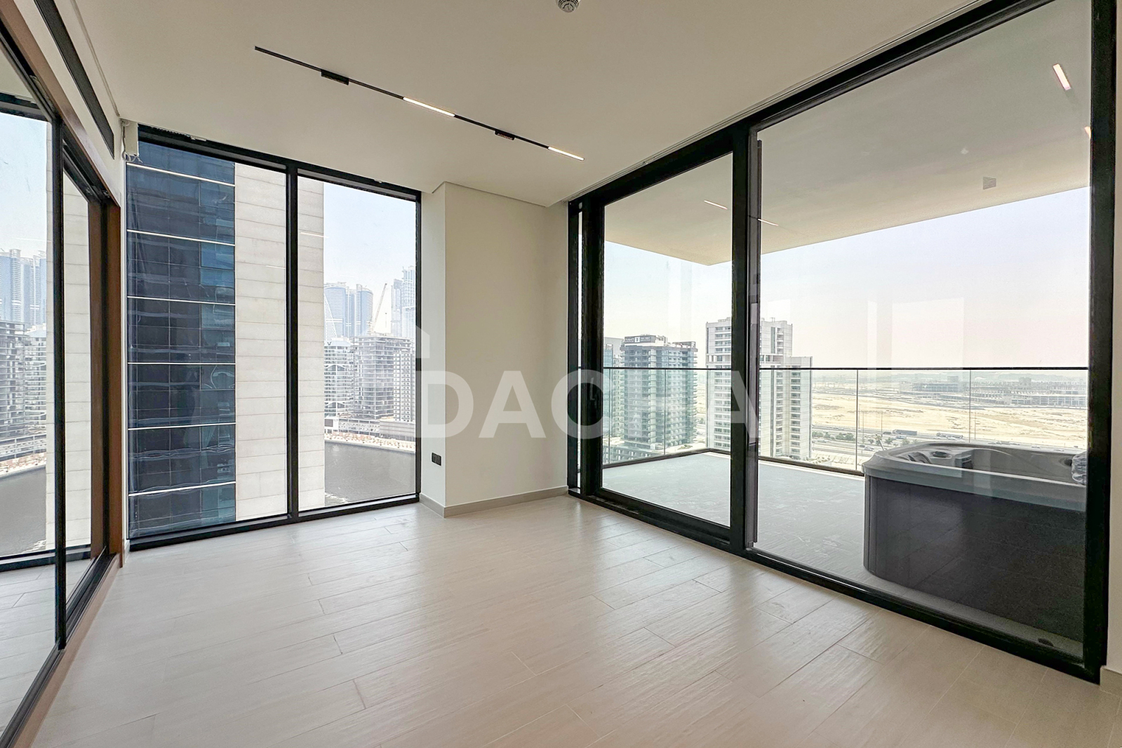 Canal View | Vacant | High Floor