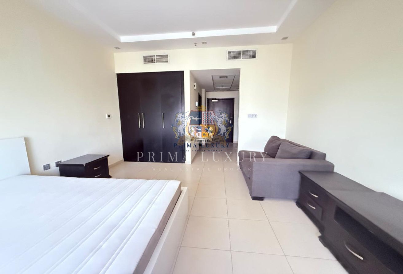 Semi Furnished | Vacant | Lake View