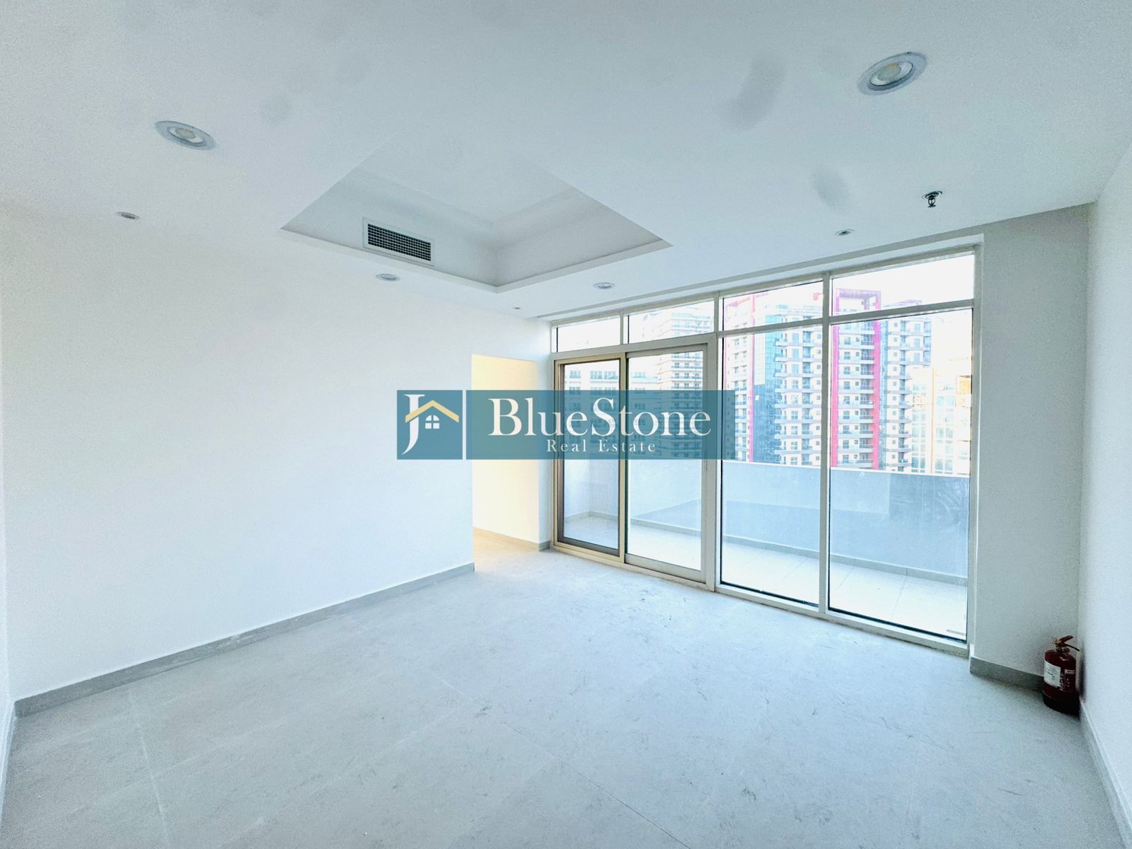 2Bed upgraded to 3 | Chiller Free | Large Kitchen