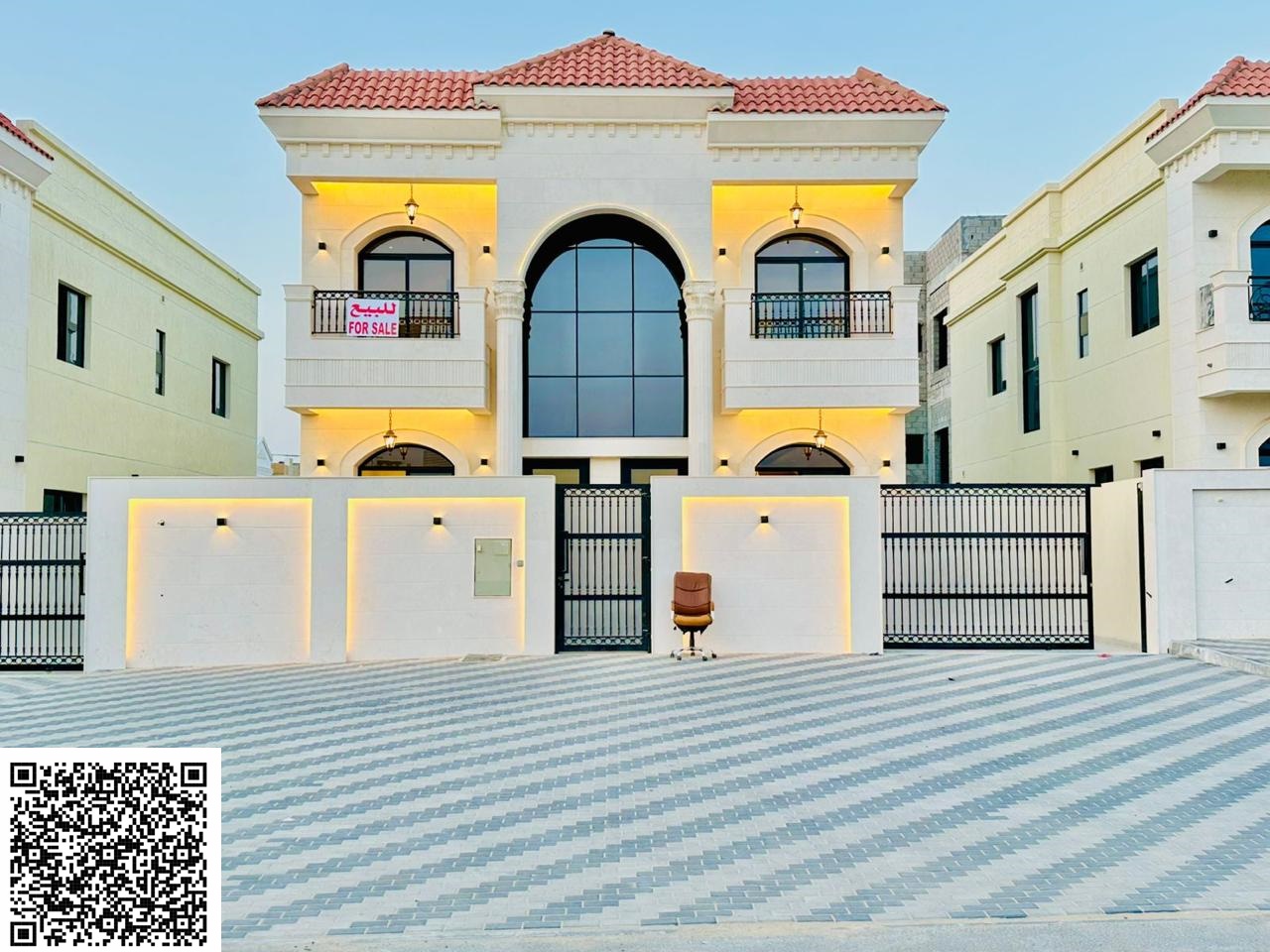 Modern villa on a main street, spacious parking for 10 cars, no registration fees.
