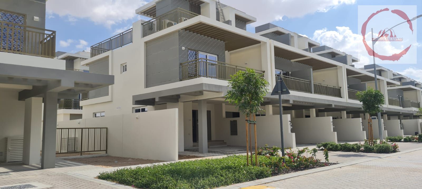 Spacious 3BR Town House | L Shape Garden | Camelia
