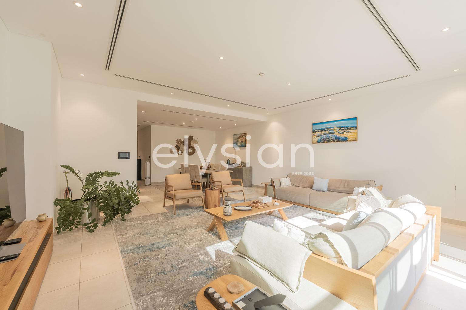 Golf Course View | Extended Living Area