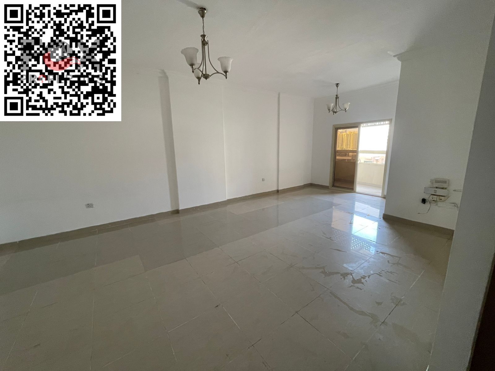 Three bedrooms and a living room for rent in Al Nuaimiya 2 with a balcony and three bathrooms. Prime location close to services. Flexible payment plan