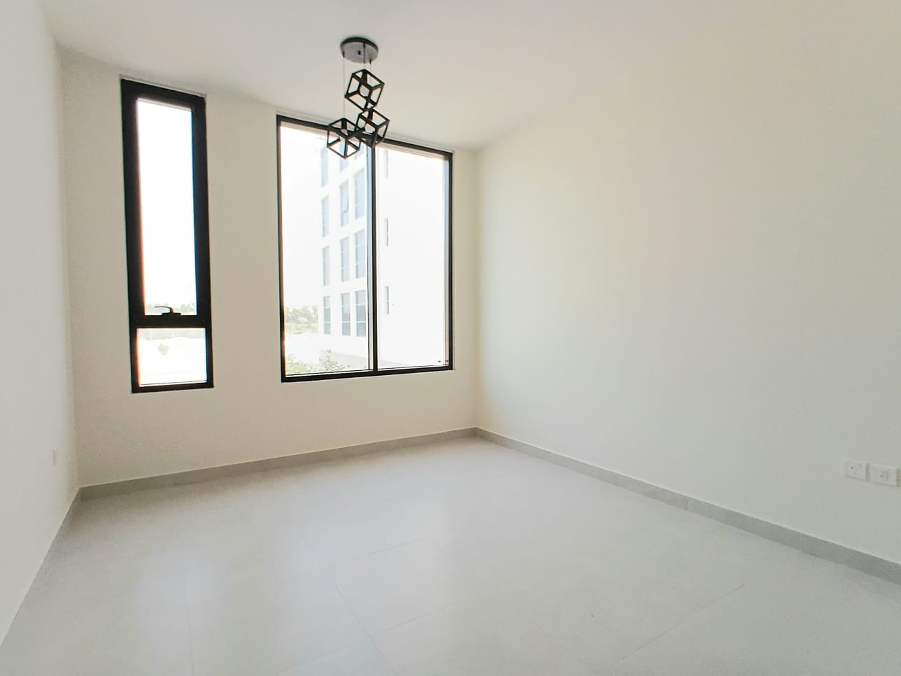 Lxury and brand new apartment with balcony with master prim location aljada out sid