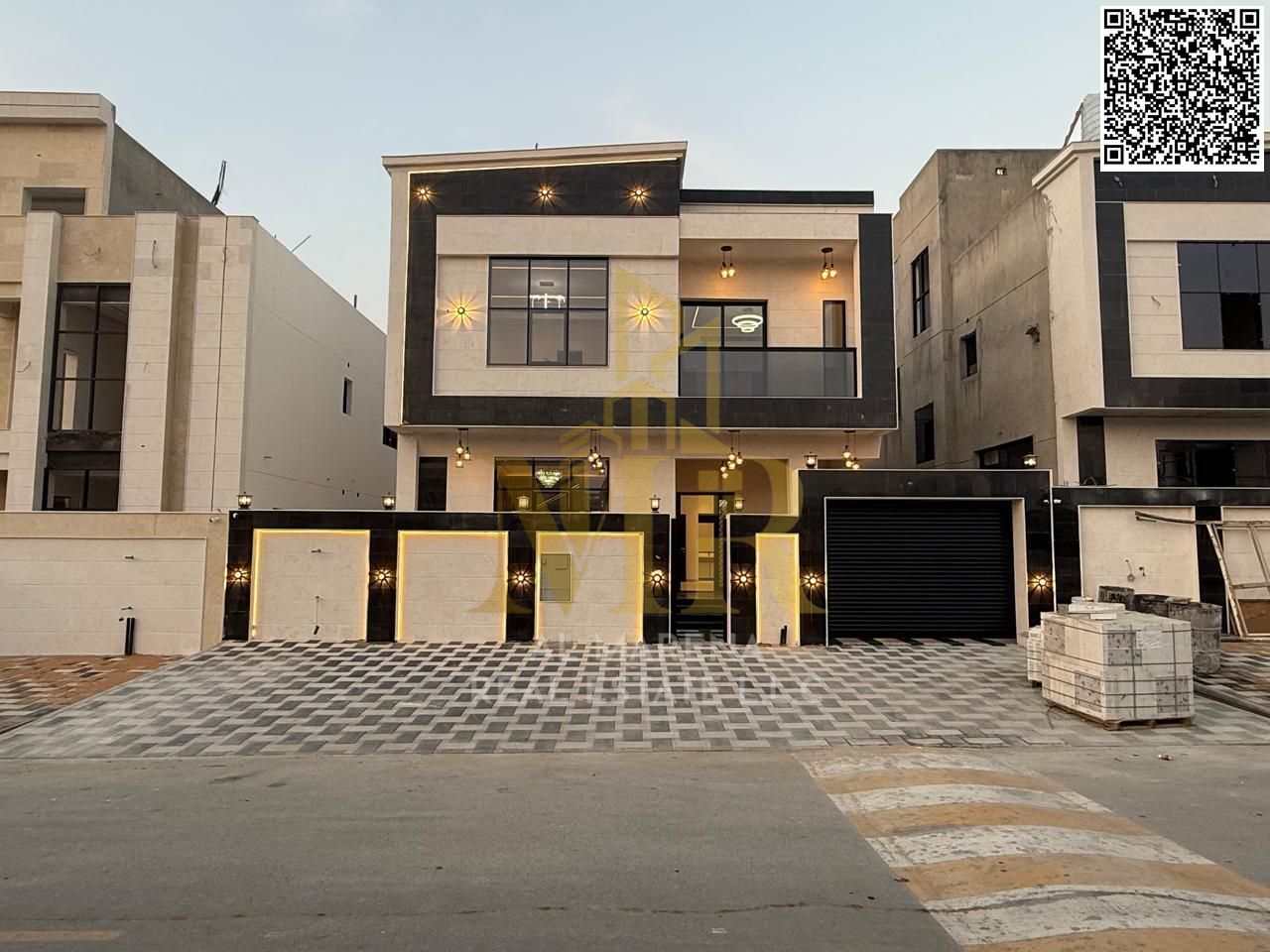 Luxury corner villa in Al-Hilou with spacious area and distinctive design at an attractive price, including fees.