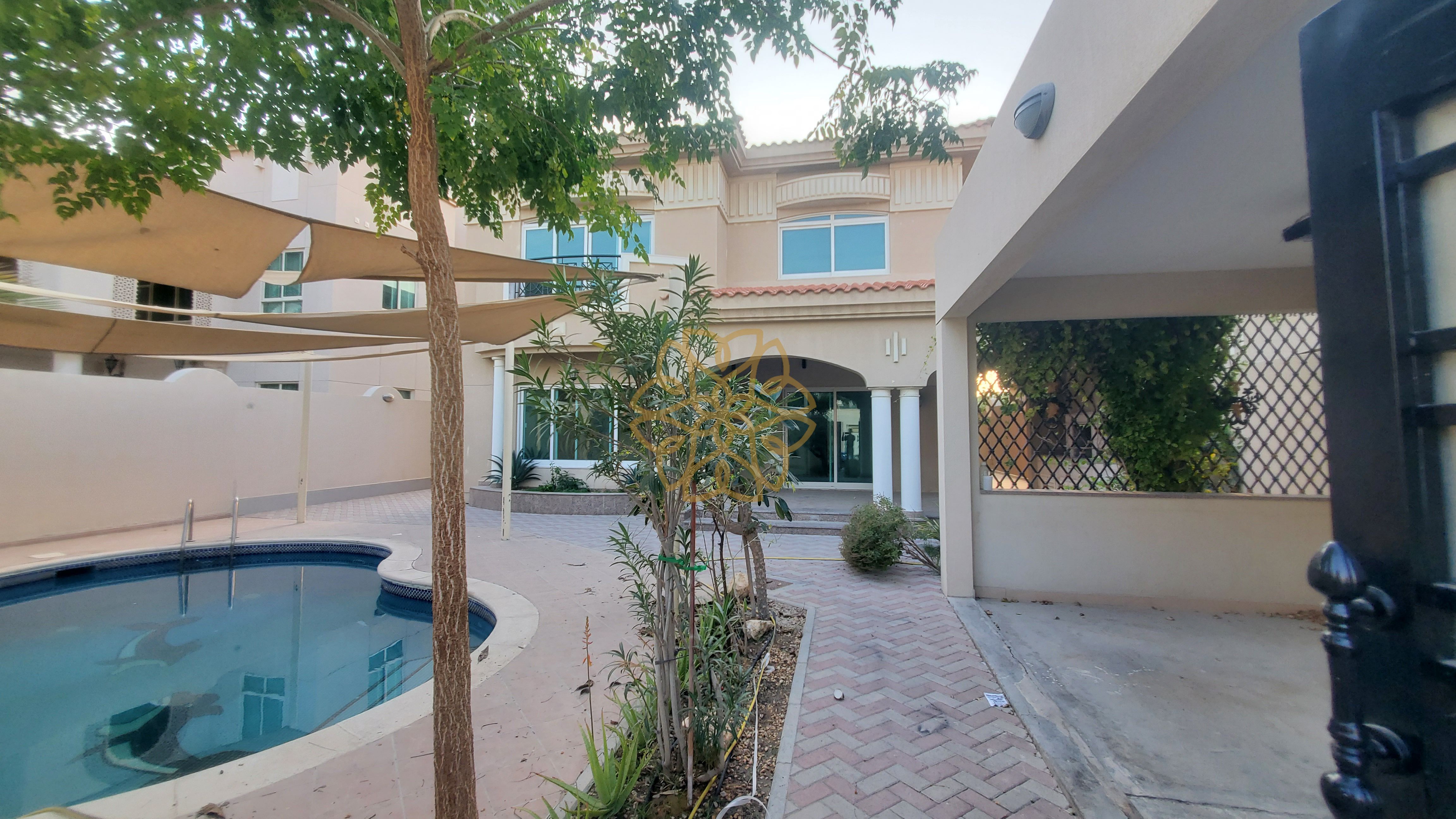 Ready To Move 5BRH Villa independent 3 Master Room and Maid with Private Swimming Pool