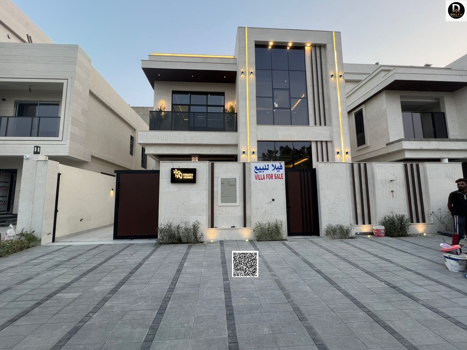 For sale: A villa with high-quality finishes in Al-Hilweh 2, featuring special and elegant finishes. The price includes registration and ownership fee