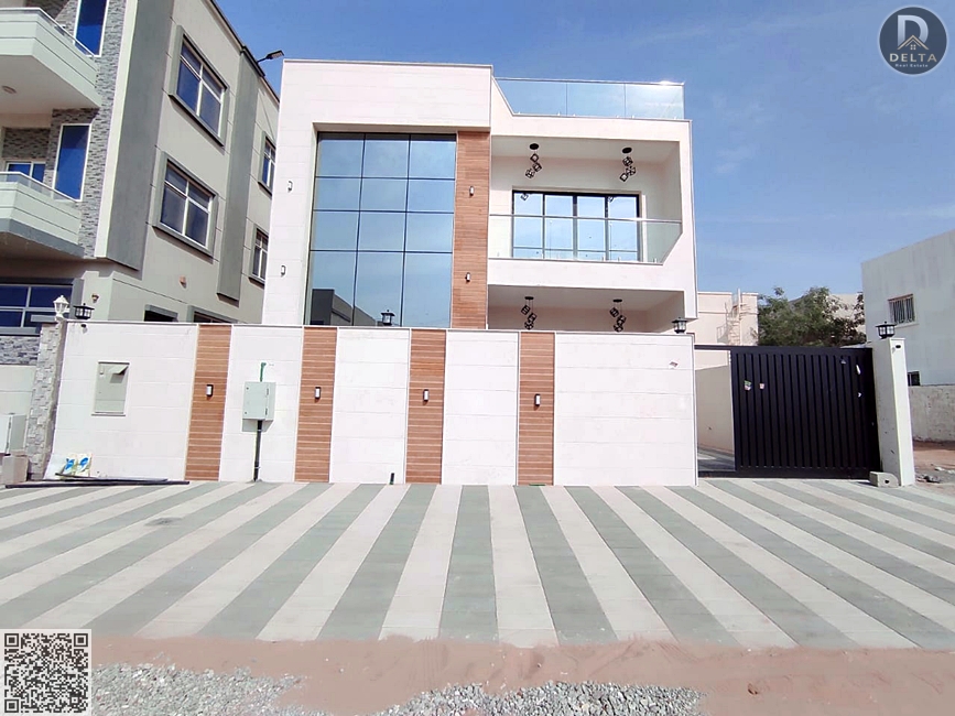 A luxurious villa with a practical design and elegant finishing in the Al-Haliou area, fully centrally air-conditioned for year-round comfort. The pri