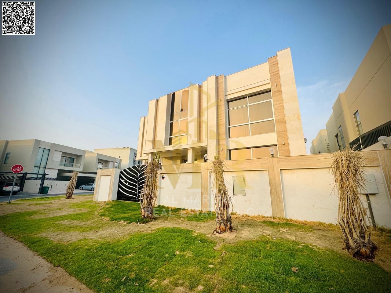 A villa with all electricity, water and air conditioning fees included, on the main street, ready to move in, in the most prestigious areas of Ajman.