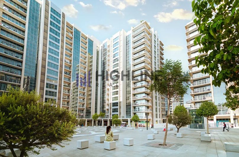 Special Offer | Huge Luxury Unit | 2 Min Metro | Sea & Community Views