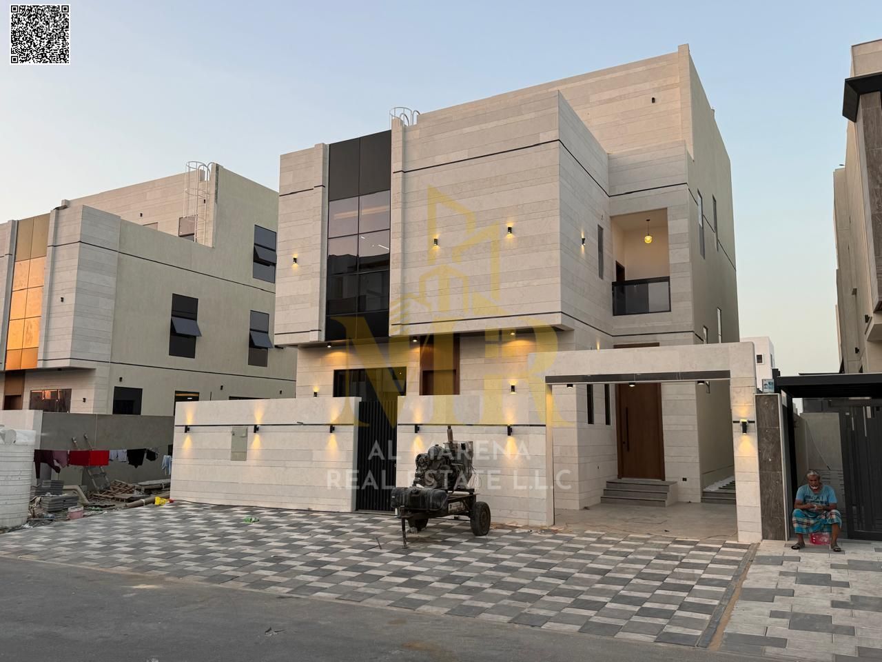 A villa with a price including registration and ownership fees, ready to move in, in the most prestigious areas of Ajman. Freehold ownership for all n