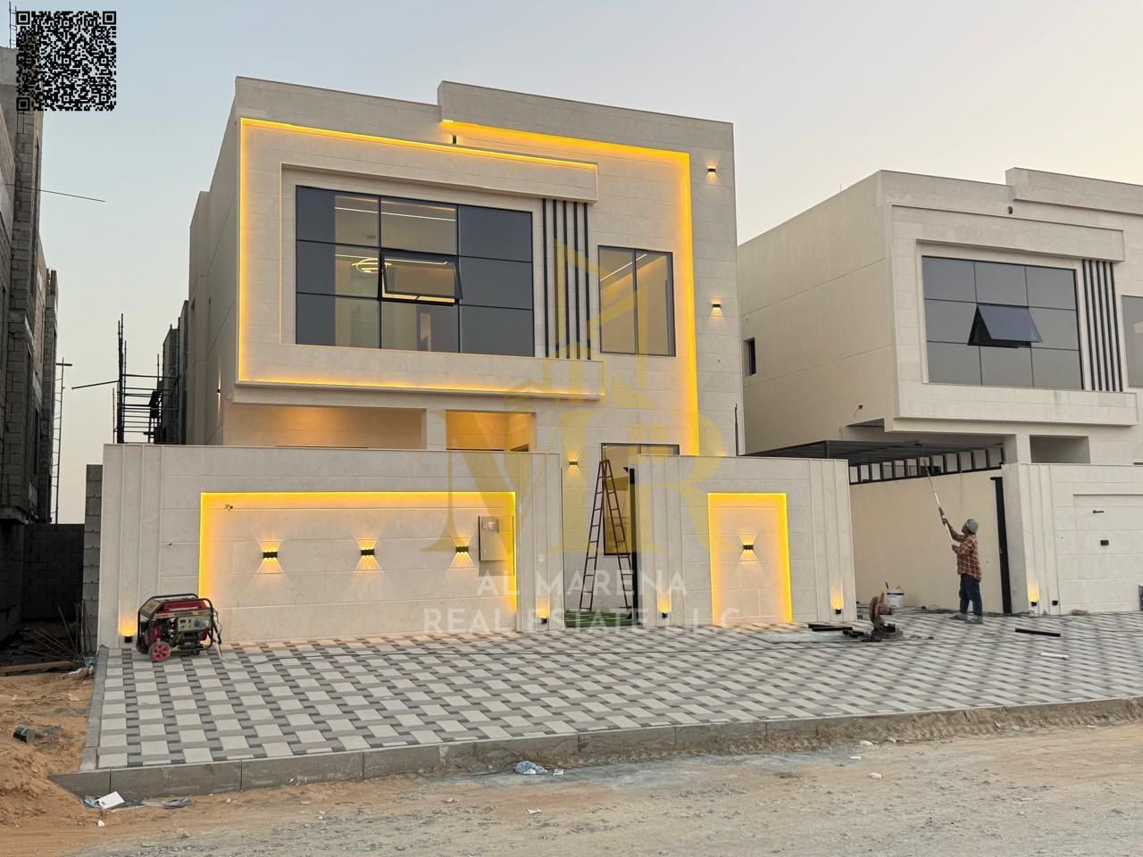Villa directly from the owner, personal finishing, on a main street, close to all services, freehold ownership for all nationalities and without down