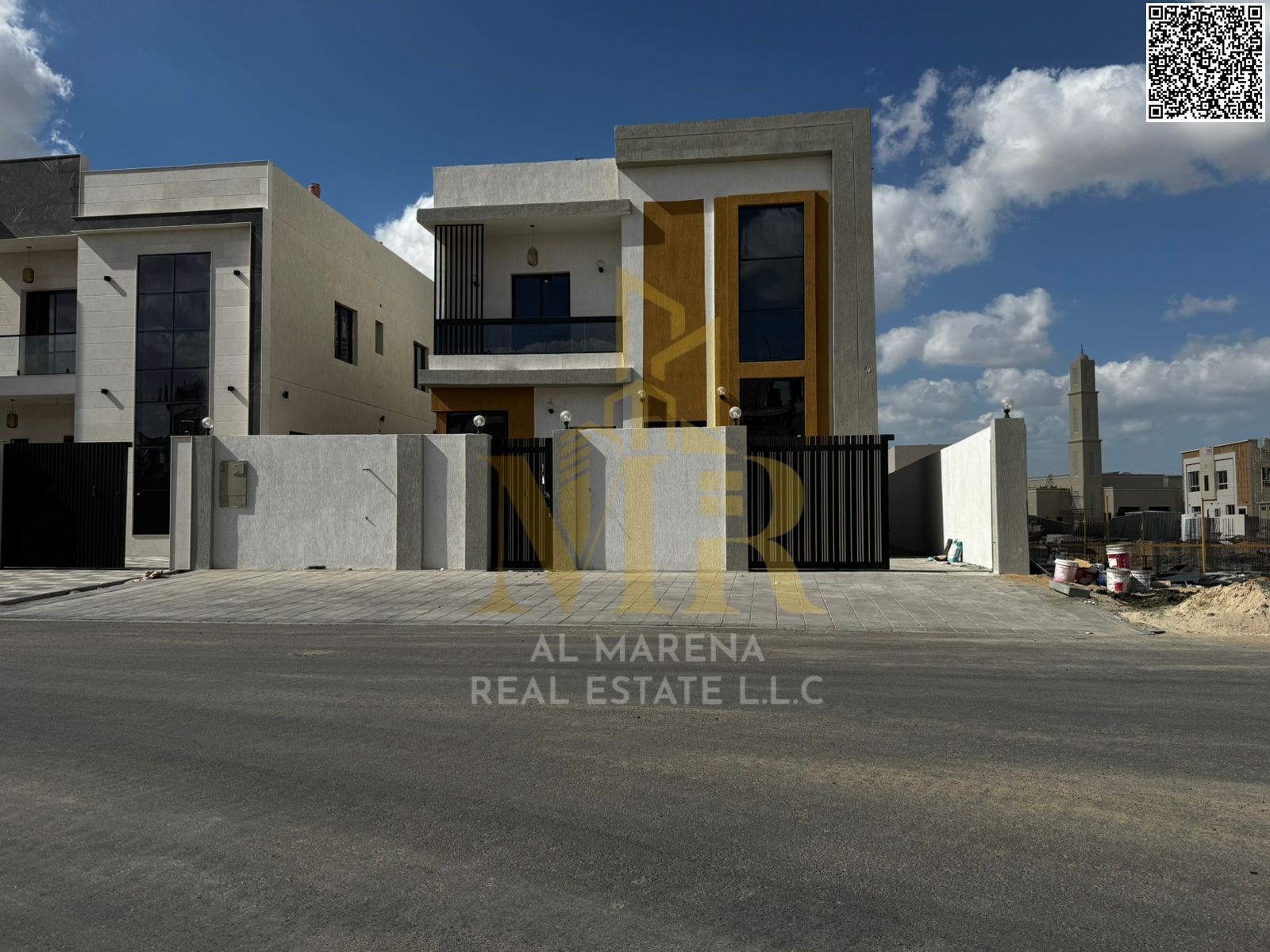 A villa with a price including registration and ownership fees, ready to move in, in the most prestigious areas of Ajman. Freehold ownership for all n