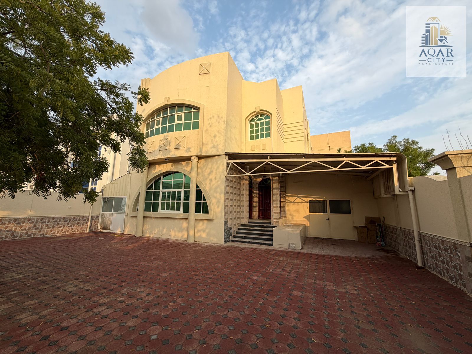 include water & Electricity | corner villa 5000 sqft | 5 bedrooms & Majlis & Hall