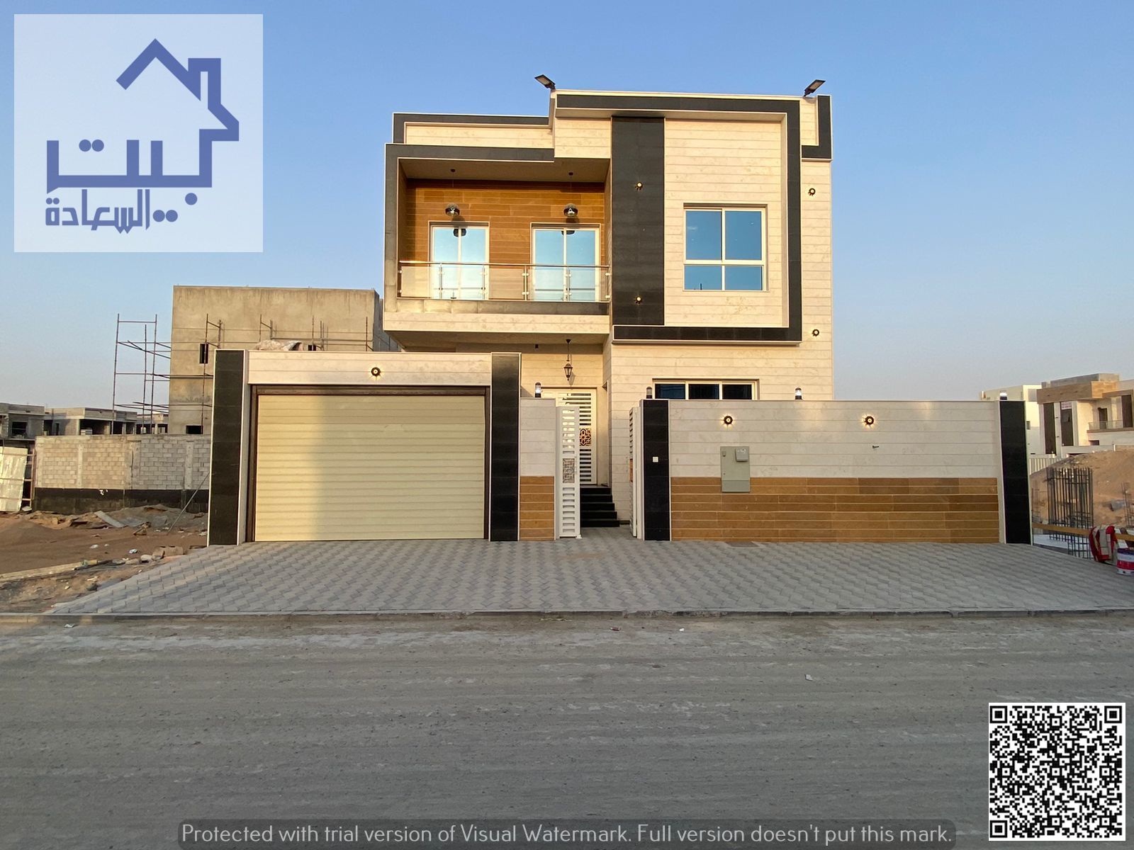 Modern villa for rent in Al Yasmin, consisting of: Majlis (formal sitting room) 2 living rooms 6 master bedrooms 8 bathrooms Fully equipped main kitch