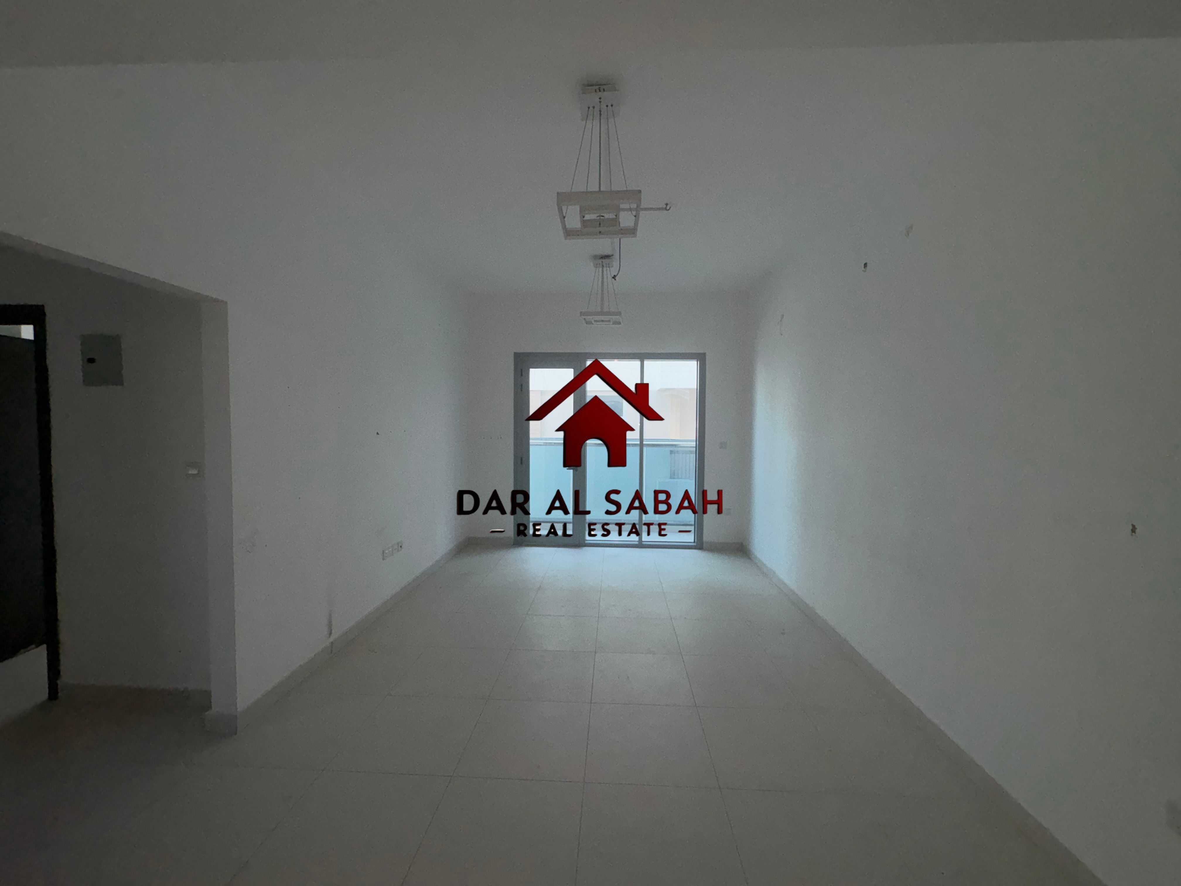 6 cheque payment/ with wardrobe/with balcony / ready to move?