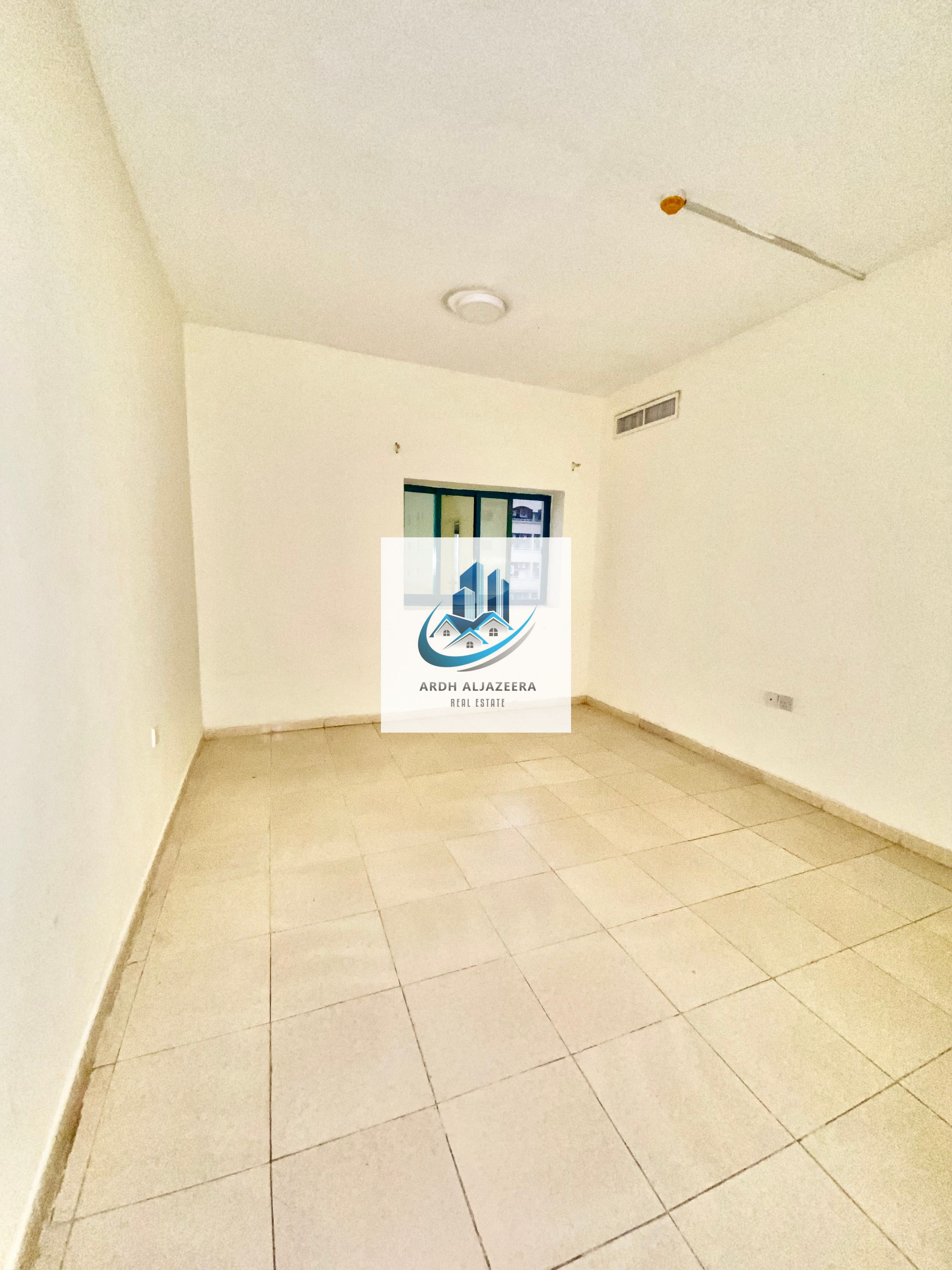 2bhk/ 20days free all family building behind sahara mall available for rent call