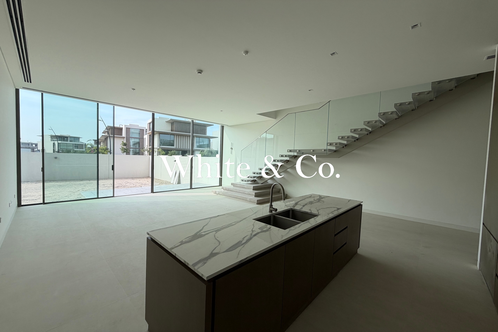 EXCLUSIVE | READY NOW | VIEWINGS POSSIBLE