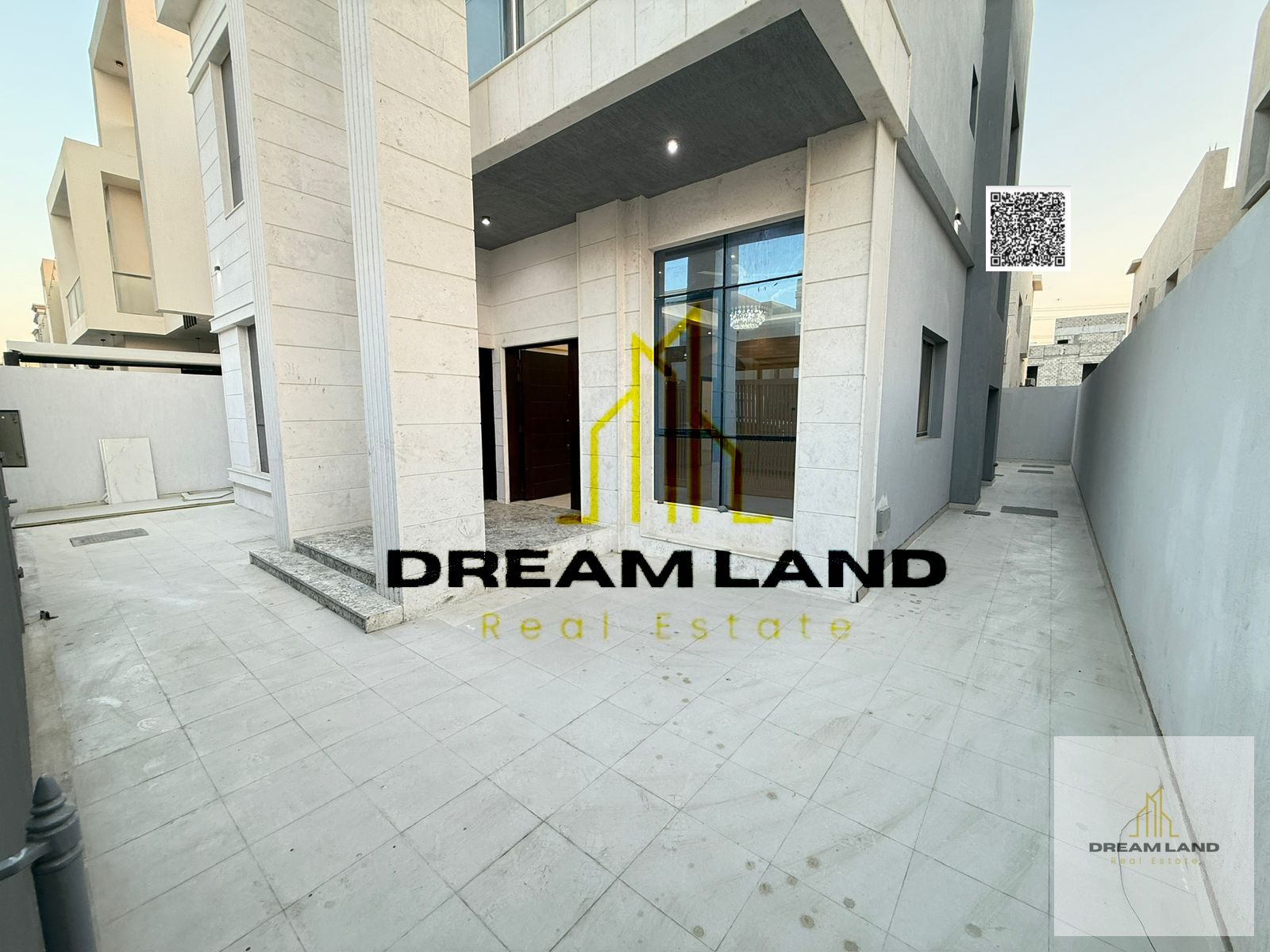 Including water, elc and AC, Adorable villa 5 master bedrooms with built in wardrobes located in a strategic location close to the important services