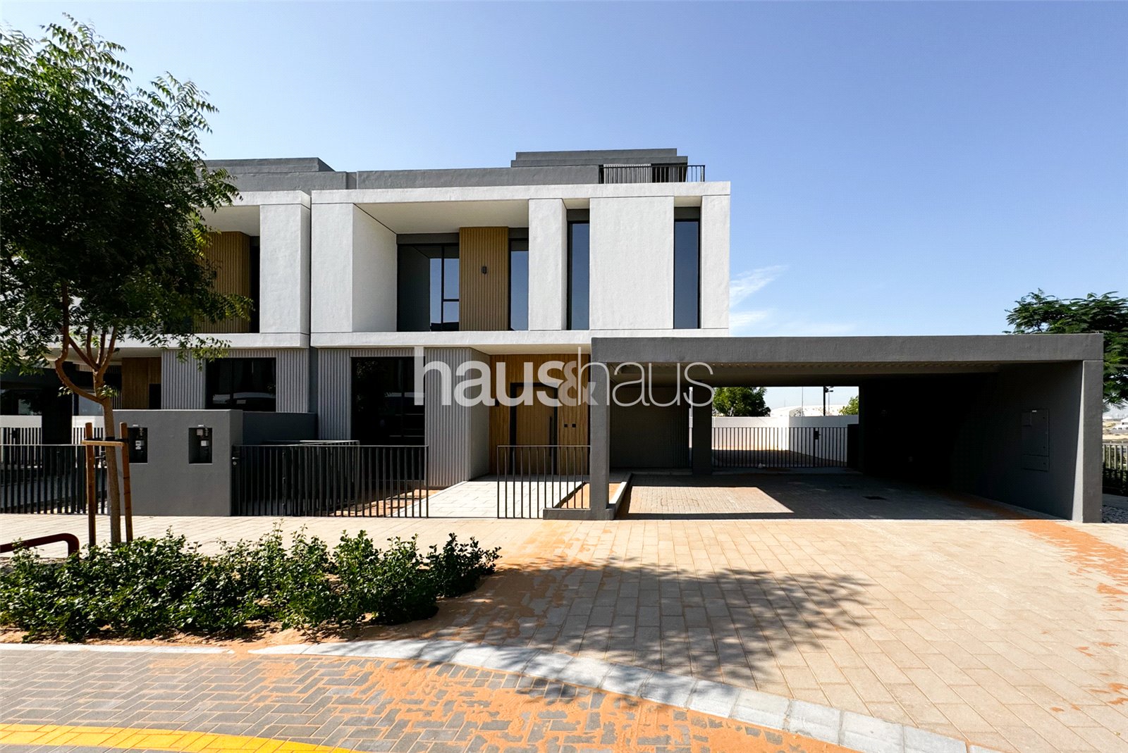 Corner Plot | Vacant | Single Row