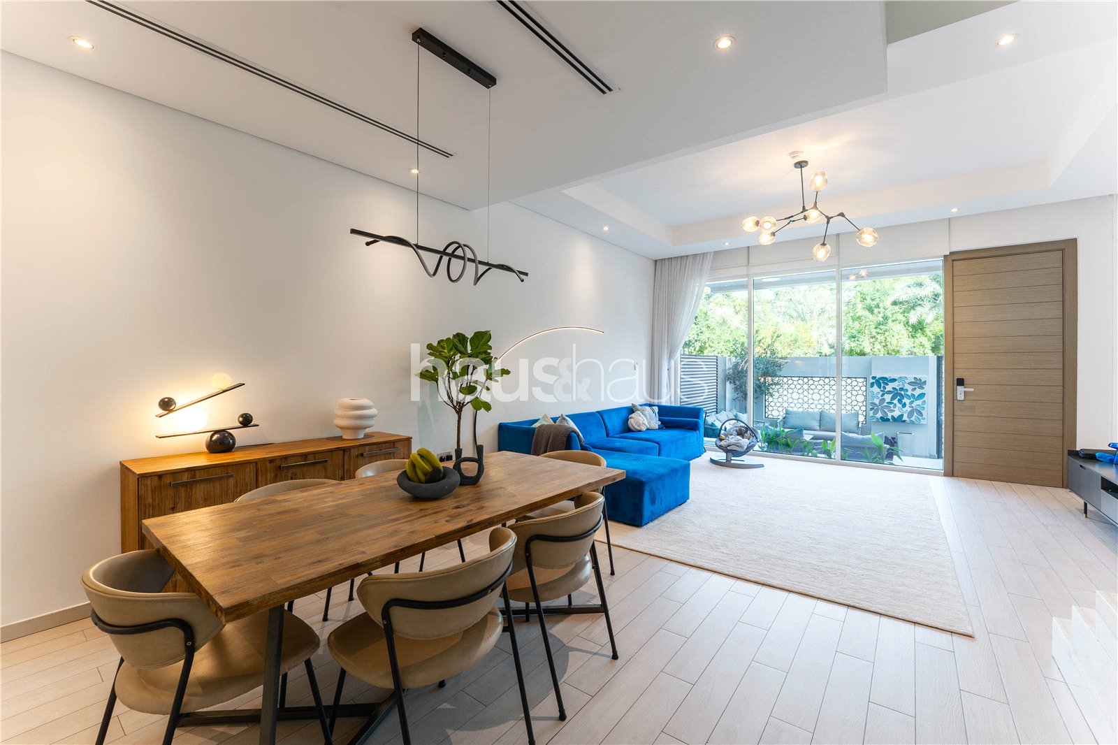 Upgraded | Park Facing | Roof terrace | VOT