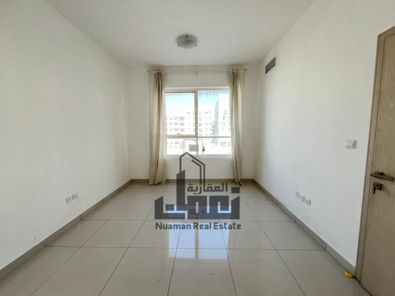 Experience modern living in this bright and airy 1-bedroom apartment featuring a smart layout, ample natural light