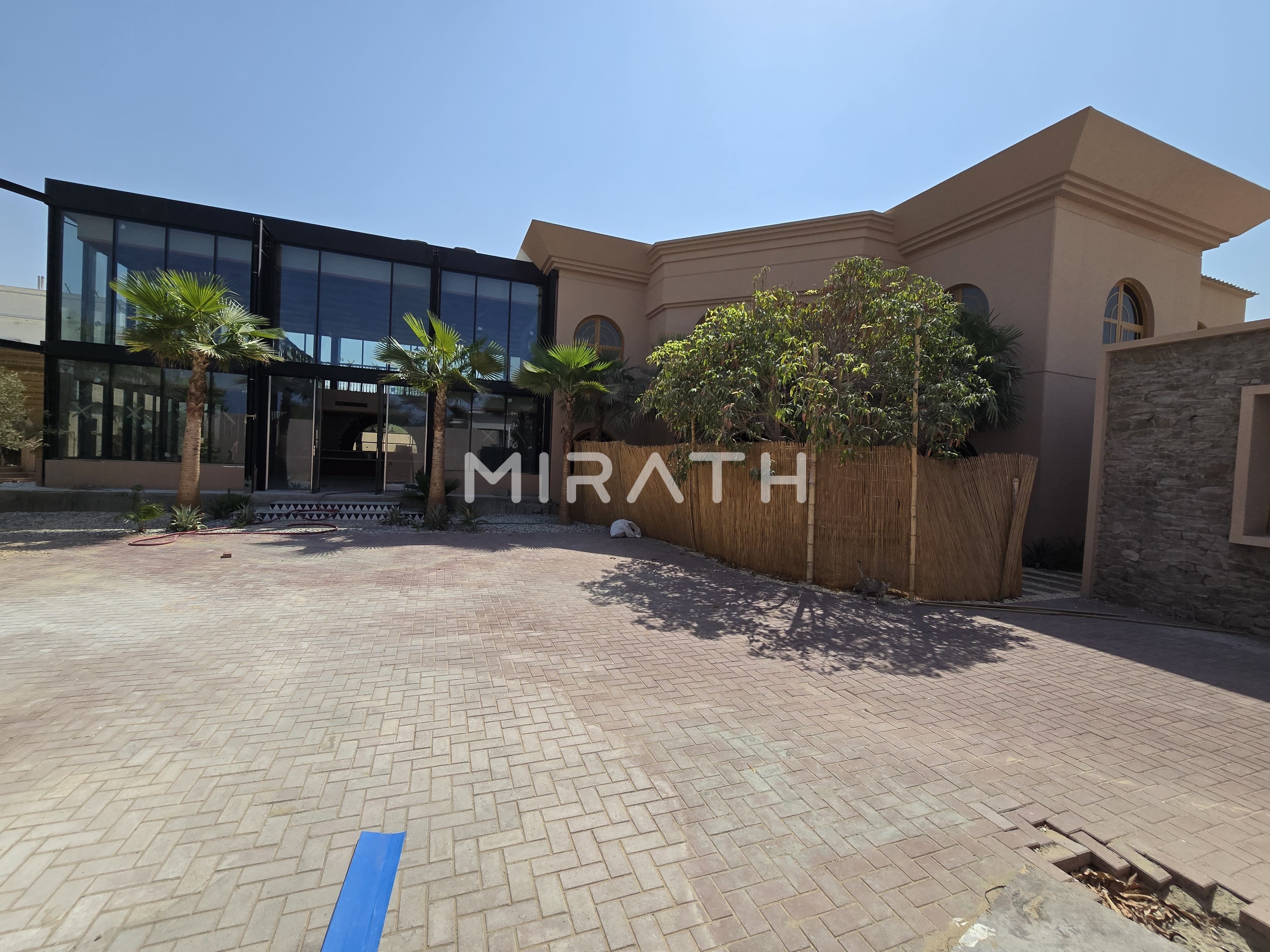 Commercial Space | Prime | Ideal for Hospitals