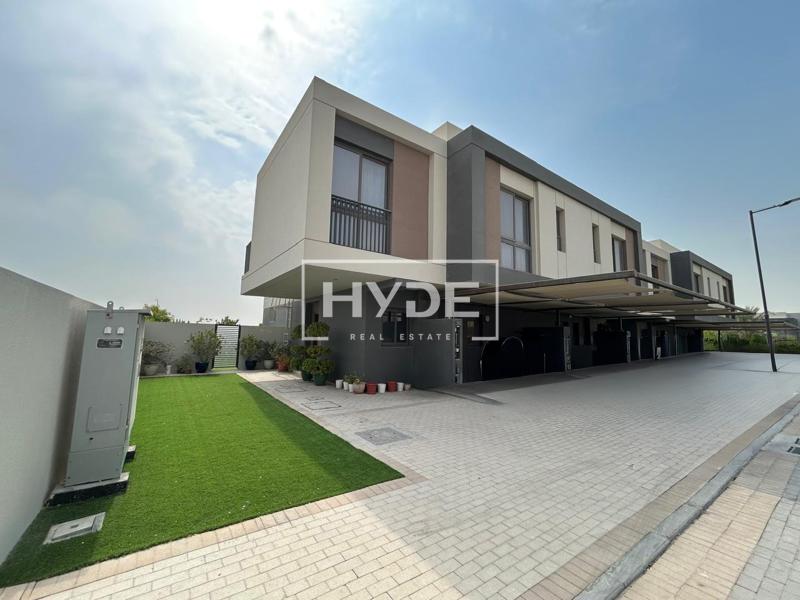 Large Ensuite Bedroom Corner Villa | VOT