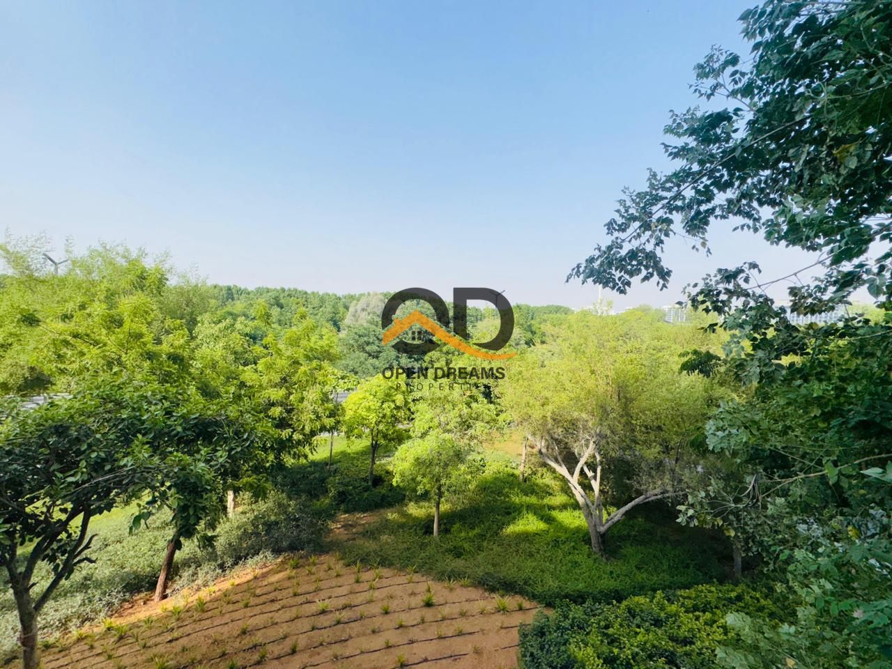 Freehold 3 Bedroom Apartment Lush green View