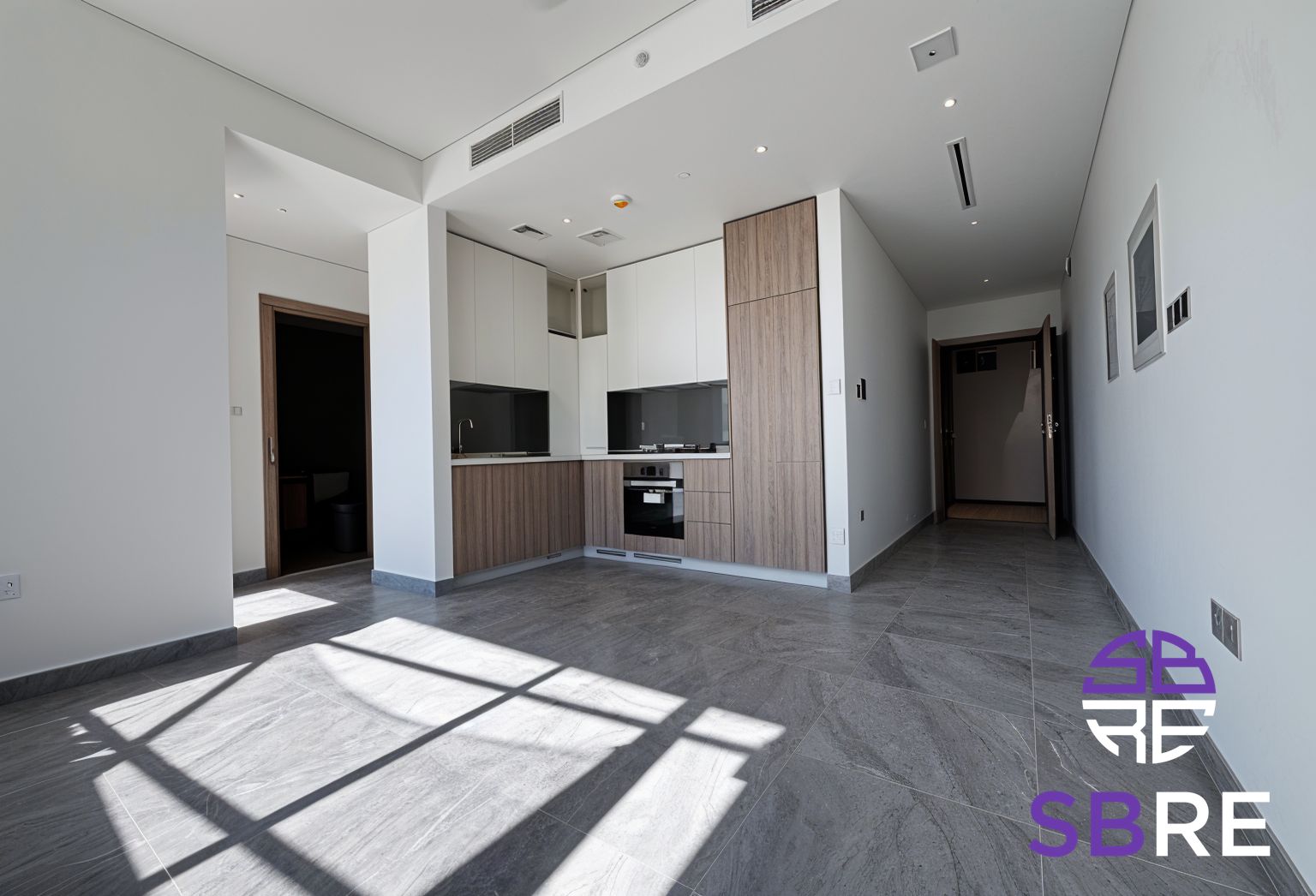 High Floor | Canal View | Prime Location