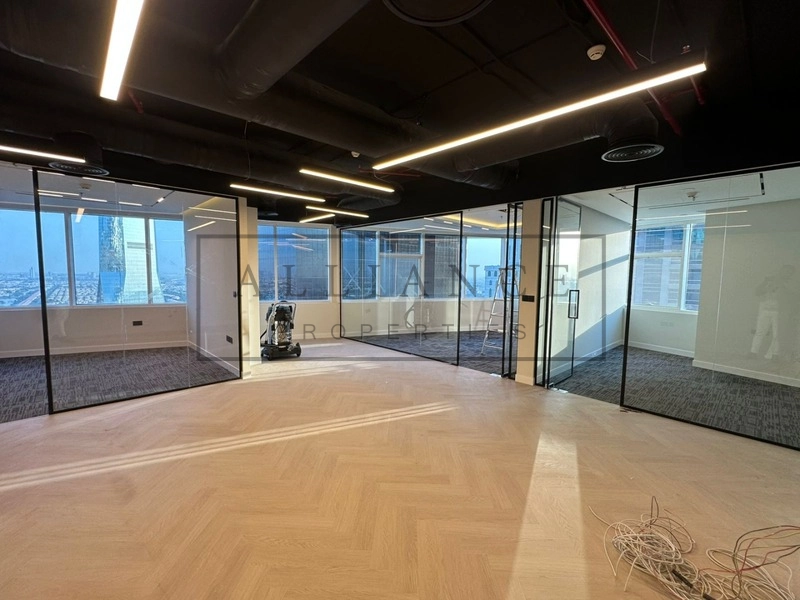 4 partitions | Pantry | Vacant | Unfurnished