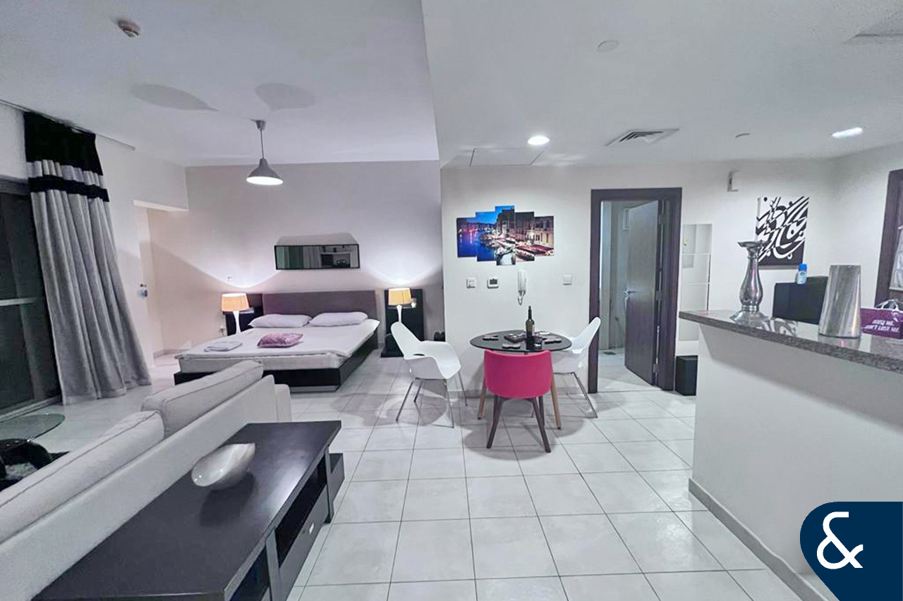 Furnished | Studio | Available 9th Feb